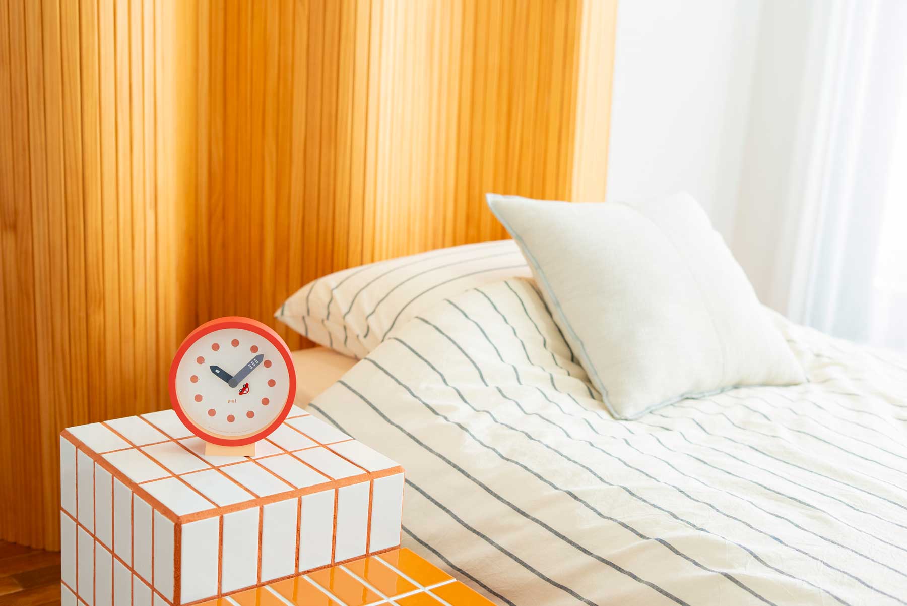 Pal clock 18